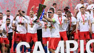 Anunțul lui Darius Olaru despre plecarea sa de la FCSB, chiar în noaptea petrecerii de titlu. Ce a spus despre concurența cu Juri Cisotti