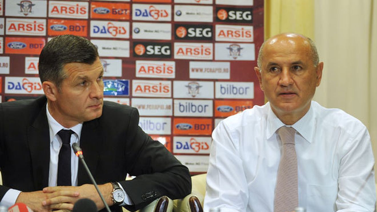 Copos dă iar lămuriri pe blog!** Șeful Rapidului amenință jucătorii și îi dă credit lui Sabău: "Dacă are zilele numărate în Giulești, atunci numărul lor va fi foarte mare"