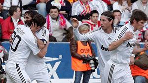 VIDEO / Real Madrid a făcut scor la Gijon! Raul a reușit o "dublă"!