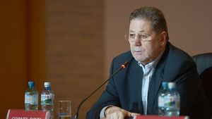Prima reacție a lui Cornel Dinu după ce a împlinit 75 de ani: „Cui nu-i place bătrânețea, să nu o prindă!” | VIDEO „EXCLUSIV Dinamo”
