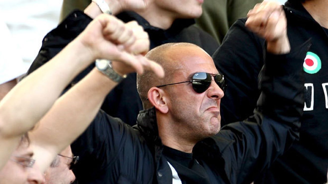 VIDEO Scene absolut INCREDIBILE în Anglia!** Paolo Di Canio și-a scos portarul de pe teren după două goluri banale și l-a făcut praf după meci: "E cel mai prost!"