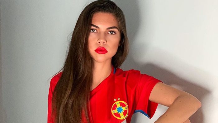 Miss World România, fana înfocată a FCSB-ului! Cum i-a susținut pe Man și Tănase la derby-ul cu Dinamo | GALERIE FOTO