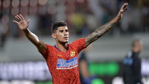 Probleme pentru FCSB! S-a cerut insolvența sponsorului principal