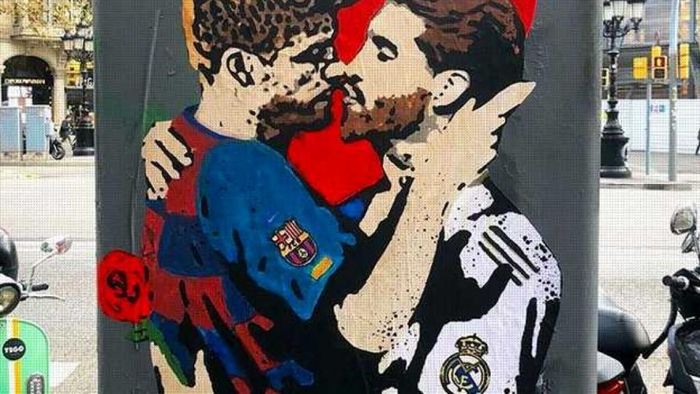 Pique și Ramos se sărută înainte de El Clasico. Imagine șoc în ziua marelui meci Barcelona - Real Madrid