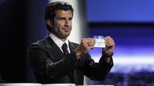 Figo trebuie să plătească fiscului spaniol 2,45 milioane de euro!