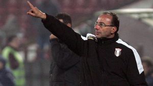 Niculae, cu tunurile pe Sinescu:** "Face aceleași greșeli!" Starul Astrei, luat și el în colimator: "I-a fost greu să evite poarta, dar i-a reușit"