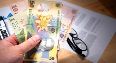 Pensii majorate cu 950 de lei în România. Anunț oficial. Ce pensionari iau banii din luna iunie