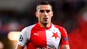 Nicolae Stanciu, 11 metri ratat pentru Slavia Praga! A jucat tot meciul și echipa sa este lider cu cinci puncte avans în campionatul din Cehia