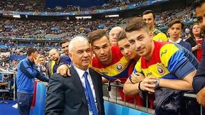 Fiul cel mic al lui Anghel Iordănescu nu are studii, dar e instalat pe un loc "călduț" la Ministerul Agriculturii! Fișa postului ocupat de mezinul lui "Tata Puiu"