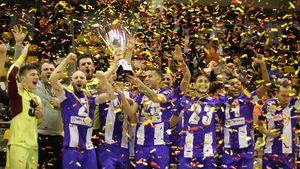 Informatica Timișoara a câștigat a doua oară consecutiv Cupa României la futsal, după o adevărată remontada! Au revenit de cinci ori într-un meci cu prelungiri, lovituri de departajare și două cartonașe roșii