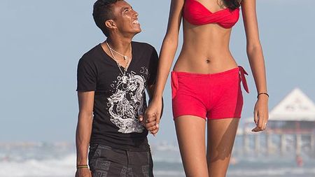 Putea fi una dintre vedetele WNBA, dar a refuzat. Cu cine s-a cuplat cea mai înaltă adolescentă din lume