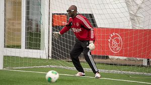 Ajax se pregătește de penalty-uri cu Steaua?** FOTO Olandezii și-au pus portarii să facă antrenamente SF! Cum a ieșit ultima ședință de pregătire a "lăncierilor"