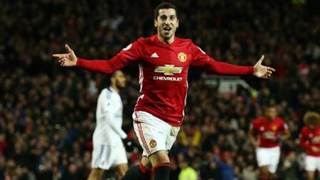 VIDEO | "Lovitura Scorpionului" l-ar face invidios și pe Higuita. Golul lunii a fost marcat de Henrikh Mkhitaryan 