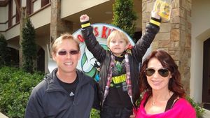 FOTO** Nadia l-a dus pe Dylan la Disneyland