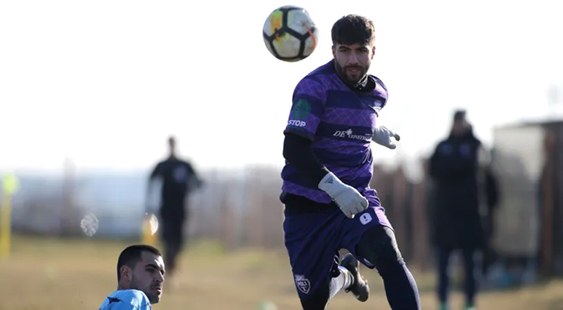 ASU Politehnica intră în cantonament cu 23 de jucători, dintre care opt sunt noi.** Andone l-a lăsat pe dinafară pe fotbalistul pe care în vară îl compara cu Denis Alibec