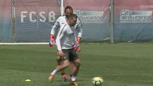 FOTO | Adi Popa, din nou în tricoul celor de la FCSB! S-a antrenat cot la cot cu elevii lui Dică!  