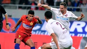 FCSB - CFR Cluj, fără vedete? Zece jucători importanți de la cele două rivale sunt în pericol de suspendare | SPECIAL