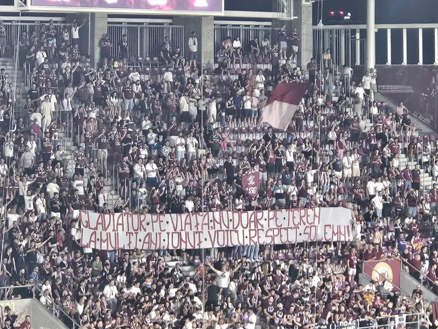 Galeria Rapidului l-a sărbătorit pe Ionuț Voicu