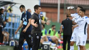 Ilie Poenaru, după eșecul cu Voluntari: „Greșesc jucătorii mari, dar ai mei?”. Ce le-a transmis elevilor săi după meci și ce spune despre golul anulat