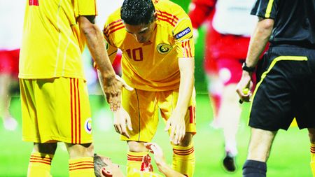 Antrenorii puși la zid, jucătorii desființați:** "Am remarcat un singur jucător: a dat de două ori pe lângă minge"! România U 19 mai speră