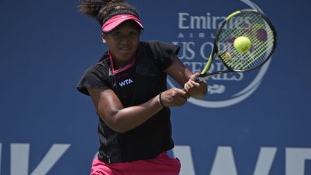 Osaka din Osaka, vedeta zilei la Stanford. Are un pachet complet: fizic, a bătut-o pe Stosur și se ține de glume în fața presei. "Toți copiii născuți aici poartă acest nume. Și nu, nu este cea mai importantă victorie a carierei"