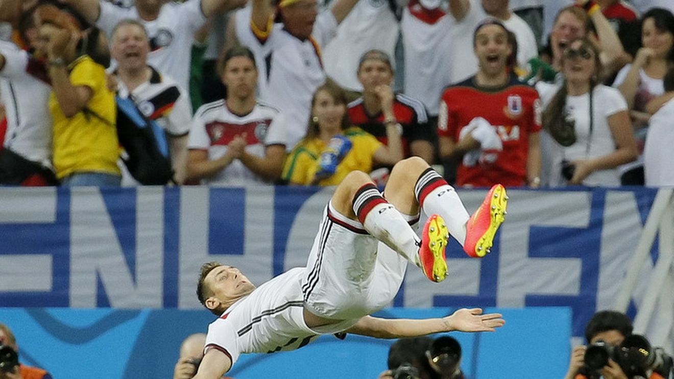 A fost descoperit încă un record pentru Klose. Atacantul a devenit cel mai vârstnic marcator pentru Germania, la un Campionat Mondial