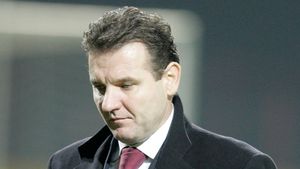 "Am fost arbitrați smecherește... nu câștigam nici cu 3 jucători în plus"