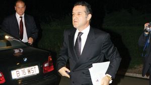 Becali:** "Fac război cu Armata!"