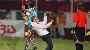 "Suntem cu capul pe umeri!"** VEZI ce spune Dinu Gheorghe despre Șumudică!