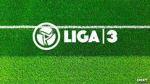 Noul sezon de Liga 3 va avea tot 100 de echipe împărțite în 10 serii, însă se va introduce sistemul cu play-off și play-out. Termenul limită de înscriere, cum se vor completa locurile vacante și situația certificării | EXCLUSIV