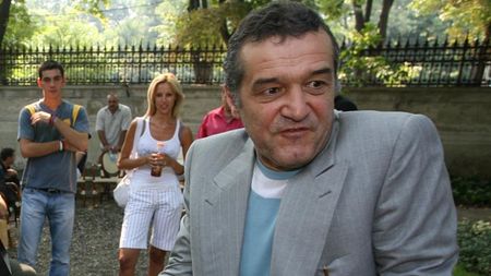 "Mă deranjează jucătorii disperați să plece de la Steaua"