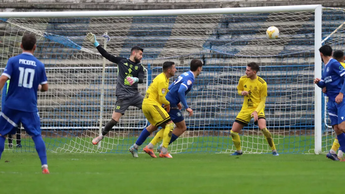 CSM Olimpia a condus, dar a pierdut la Slatina. Antrenorul sătmărenilor arată către arbitrul debutant la Liga 2: ”Am fi avut o șansă dacă arbitrajul ar fi fost mai corect”