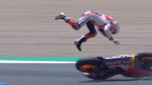 Victorie pentru francezul Fabio Quartararo de la Yamaha în Marele Premiu de Moto GP de la Jerez. Marc Marquez a ajuns de pe locul 16 pînă pe 3, apoi a căzut spectaculos | VIDEO