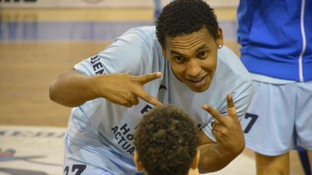 Eric a făcut show și a strâns bani pentru o fetiță bolnavă. Brazilianul i-a transmis un mesaj și lui Iordănescu: "La anul voi fi român" | FOTO