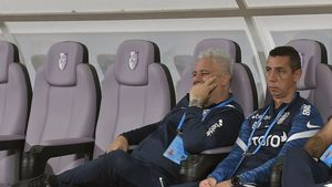 Marius Șumudică nu e impresionat de situația în care se află Simona Halep, sportiva prinsă dopată la US Open. „Nu m-a surprins! Să-și asume și să fie suspendată!”