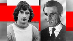 Cornel Dinu împlinește 75 de ani! Poveste neștiută cu „Mister” și Gheorghe Dinică în rolurile principale: „Nu cu dumneavoastră avem treabă!” Cum a „salvat” soția gloriei lui Dinamo situația: „Noroc cu ea!” VIDEO EXCLUSIV