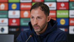 Antrenorul lui Fenerbahce s-a blocat când a auzit ce face Gigi Becali la FCSB!