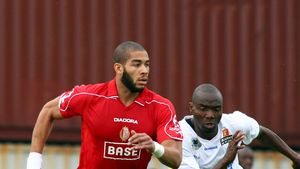 Atenție, Cornel Dinu!** "Maimuța" Onyewu l-a dat în judecată pe Van Damme