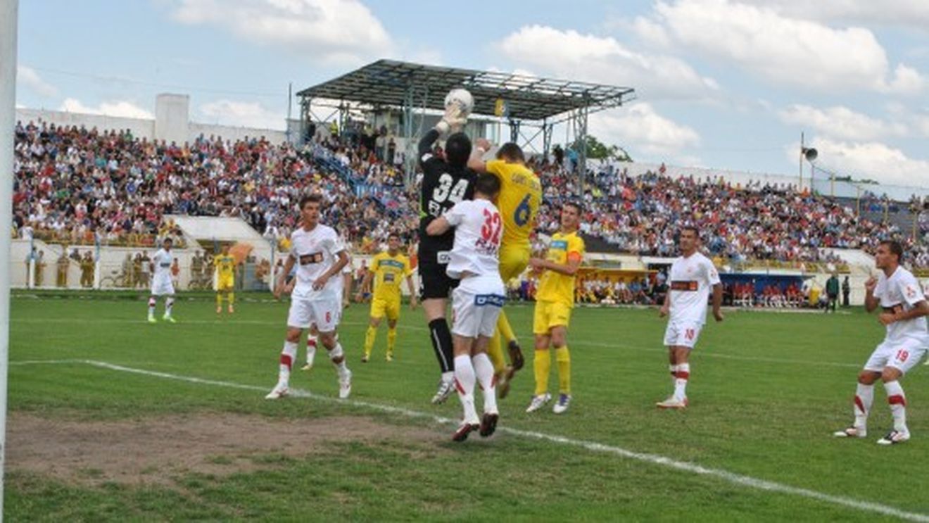 Dinamo a făcut show la Satu Mare!** 9.000 de spectatori au venit să-i vadă pe deținătorii Cupei României