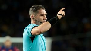 Catalogul cu note al lui Istvan Kovacs. Cât de bine a arbitrat, de fapt, românul în Barcelona - PSG 1-4