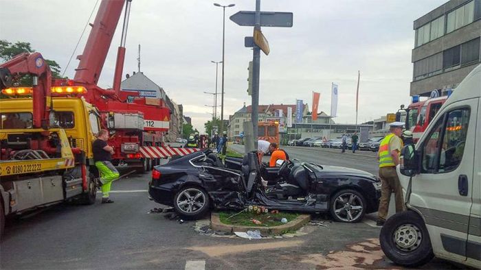 Accident teribil pentru un fotbalist de la Greuther Furth. Mașina lui a fost "decapotată" de impact