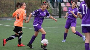 Fotbalistele române s-au luat la bătaie între ele în meciul FC Argeș - ASC Atletic Drobeta, 7-0! La scorul de 4-0, o jucătoare a gazdelor a fost luată la pumni și picioare de adversare pentru că a cerut și a primit penalty