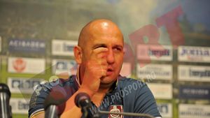 Ratările l-au lăsat fără soluții pe Miriuță: "Cred că voi aduce preotul să sfințească terenul. Am avut ocazii clare. Steaua nu a meritat să câștige"