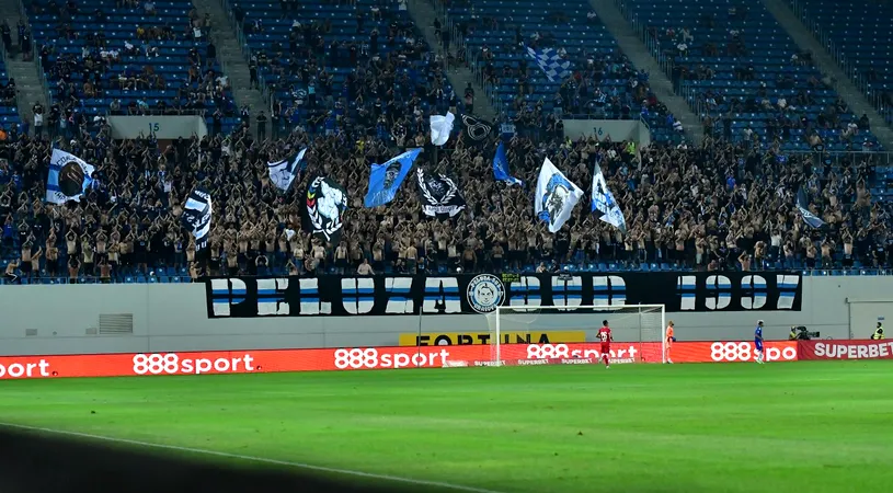 FC U Craiova, acuzată de rivalii de la Universitatea că își cumpără singură biletele și le dă gratis oamenilor pe stradă | FOTO