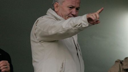 "E de râsul lumii că un zootehnist ratat împarte dreptatea în FRF!"