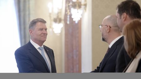 Medicul care se ocupă de cei mai importanți sportivi ai țării, Dr. Bogdan Codorean, a vorbit despre ultima operație a președintelui Klaus Iohannis, în direct la ProSport Live: "A venit cu încredere"