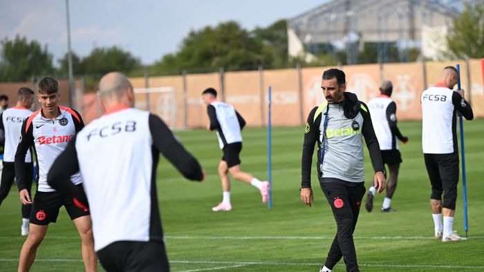 Elias Charalambous a făcut anunțul despre doi fotbaliști înainte de FCSB - Young Boys
