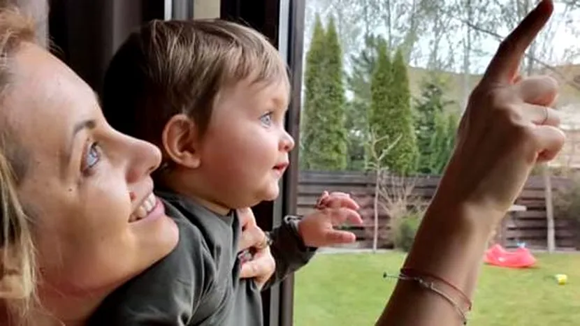 VIDEO / Bucurie mare pentru Simona Gherghe. Băiețelul ei a făcut primii pași!