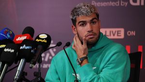 Fostul antrenor al Simonei Halep s-a lămurit cu Carlos Alcaraz după ce a pierdut racheta de 6 kilograme de aur de la arabi: „Stați liniștiți!”