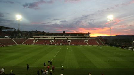 Pentru Steaua e mai ieftin să joace la Cluj! Stadionul din Gruia e însă disponibil doar pentru moment. Mureșan: "E greu să joace aici etapă de etapă". Cât va plăti Becali